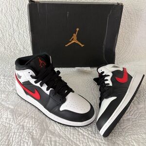 Nike Air Jordan 1 Mid Chile Red Black White GS Size 6.5Y Women’s 8 New With Box